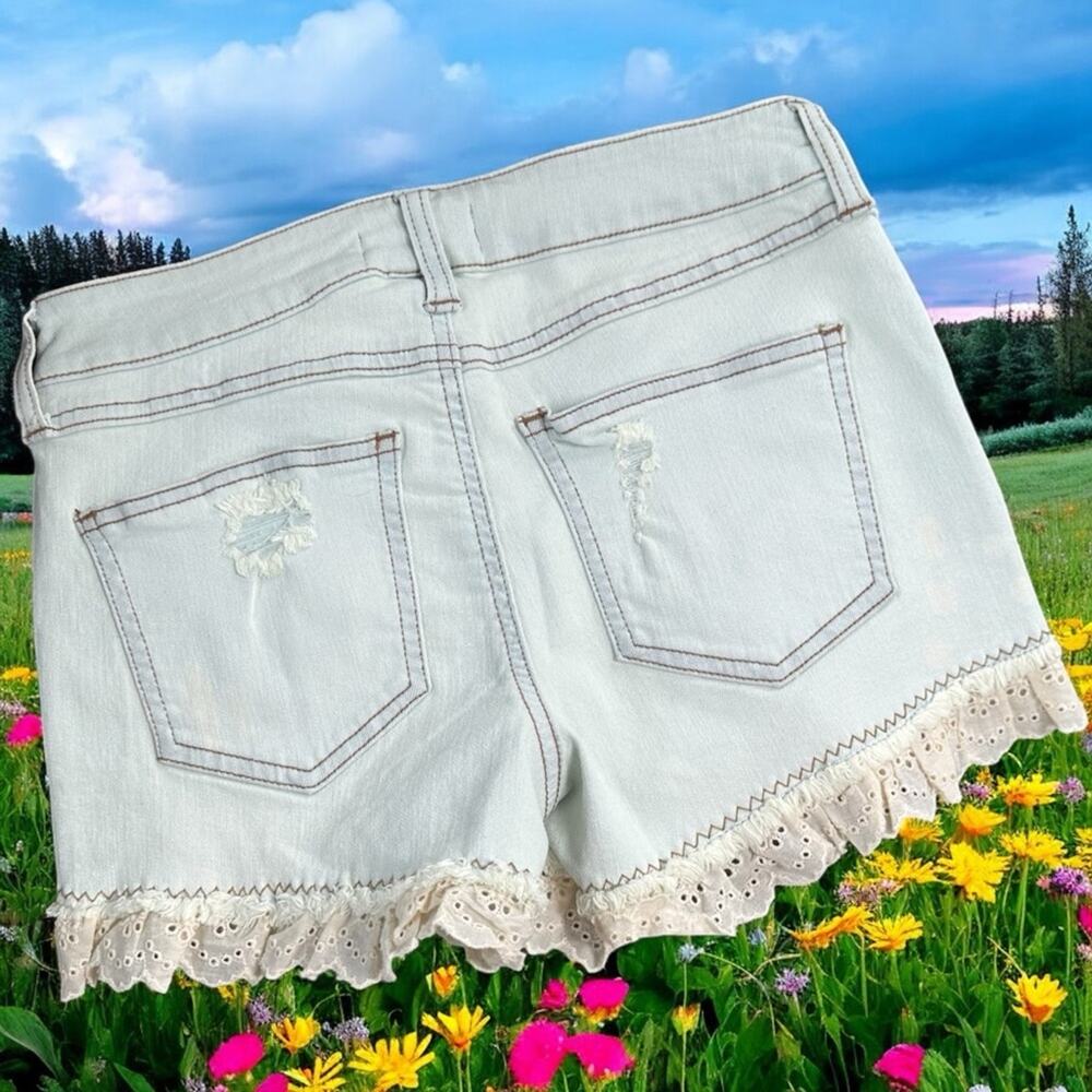 Altar'd State NWT denim Stretch Jean Shorts Distressed eyelet Trim Size 25 SZ 1 - Picture 5 of 7